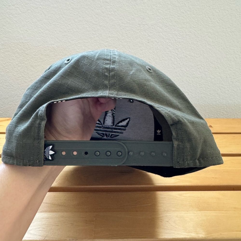 2016 Adidas Classic Olive Green Trefoil SnapBack Cap, size OS - Picture 3 of 7